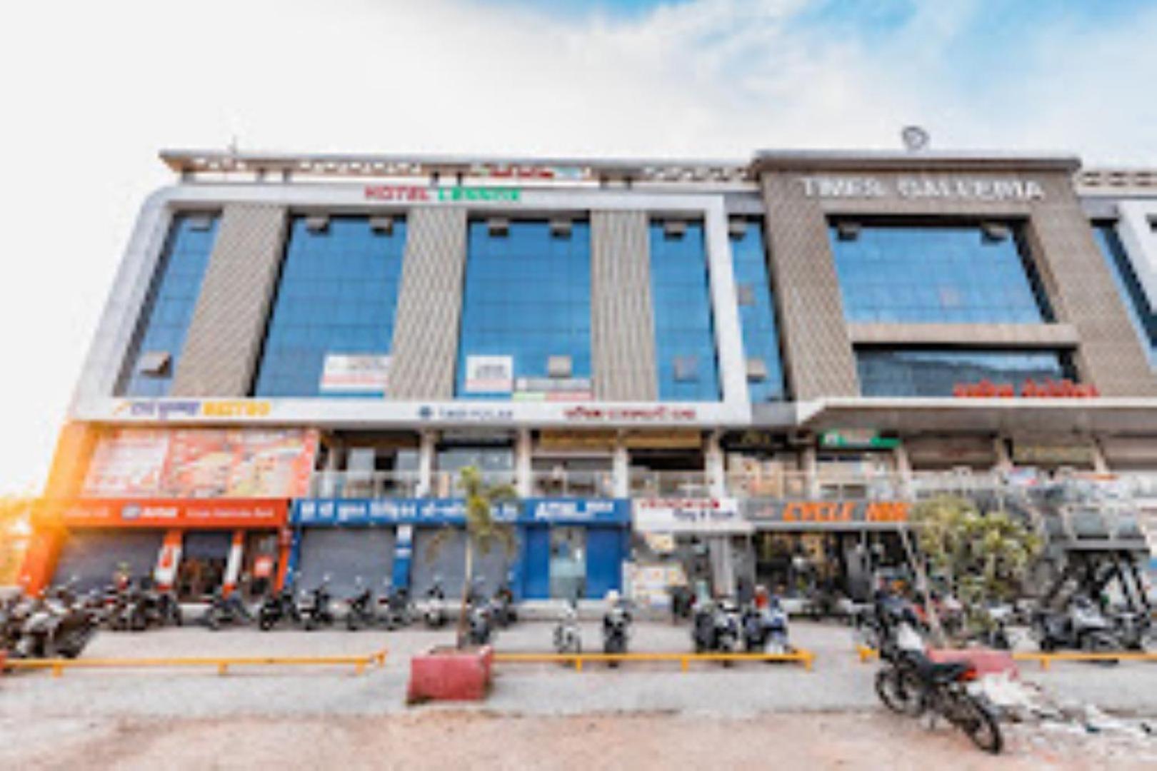 Lennox Hotel , Surat Exterior photo
